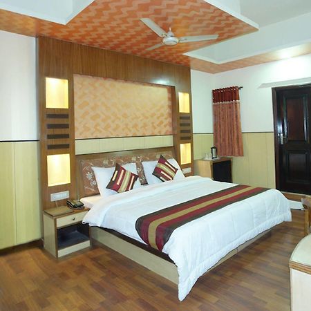 Hotel Karat 87 Inn Ню Делхи Екстериор снимка